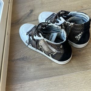 P448 Sneakers size 37